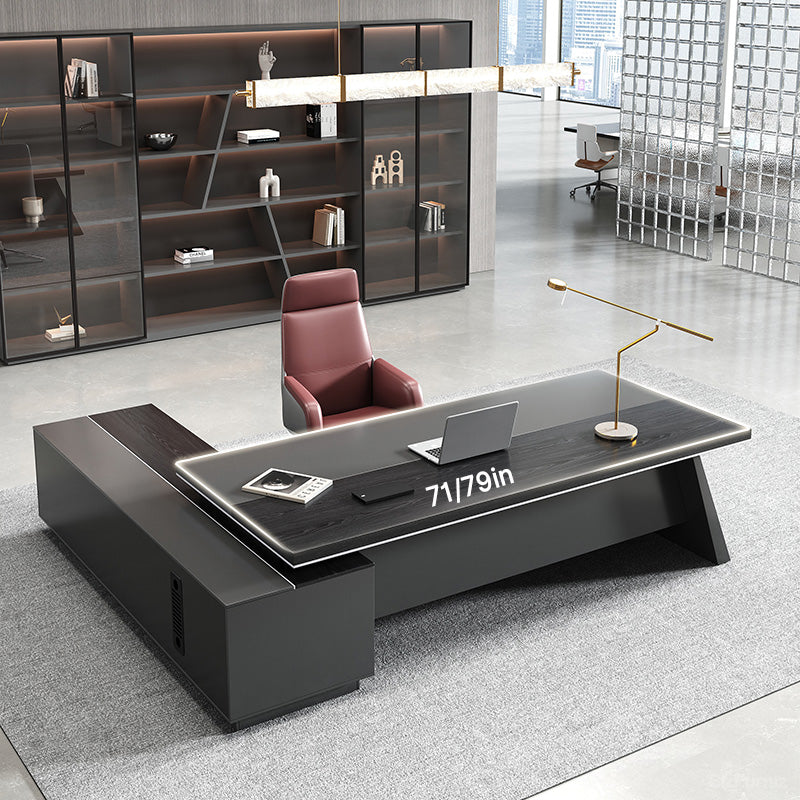 Spacious Work Surface