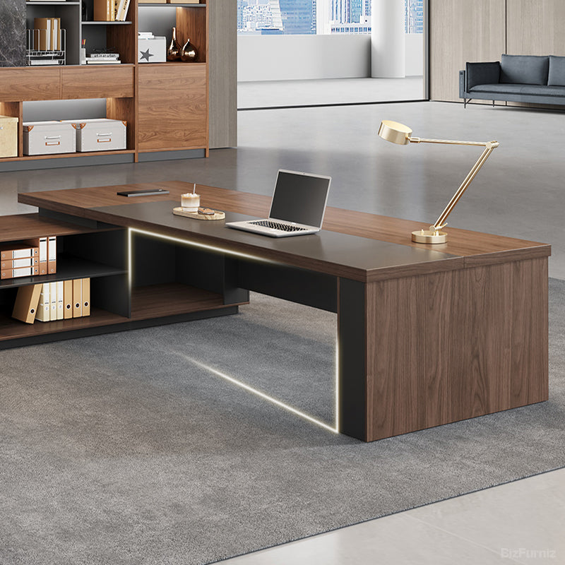 Ample Under-desk Space